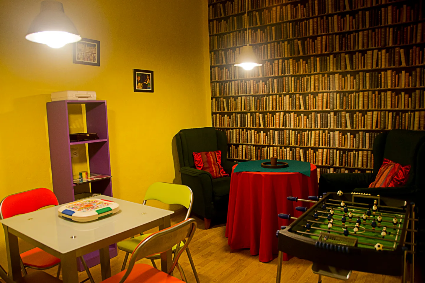 vista de la sala de juegos con su contenido